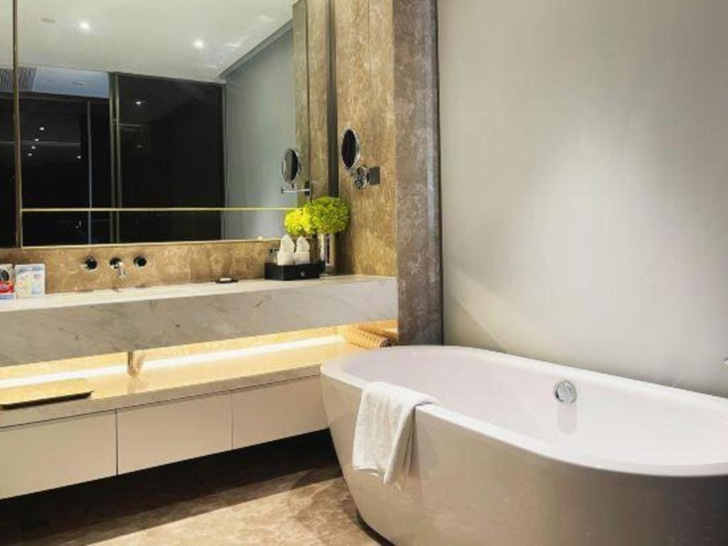 Rock Platinum Sea View Hotel ซานย่า ภายนอก รูปภาพ