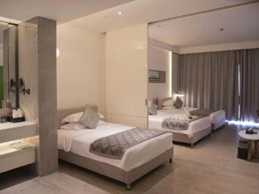 Rock Platinum Sea View Hotel ซานย่า ภายนอก รูปภาพ